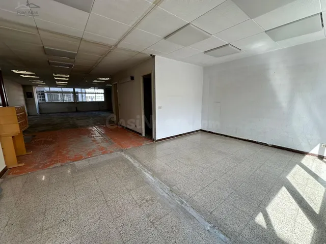 OFICINA TOTALMENTE DIÁFANA EN EL CENTRO FINANCIERO DE LA CIU - foto 5