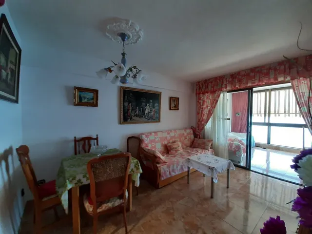 Primera linea, edificio Los Gemelos, reformado. www.inmobiliarialesdunes.com — 10