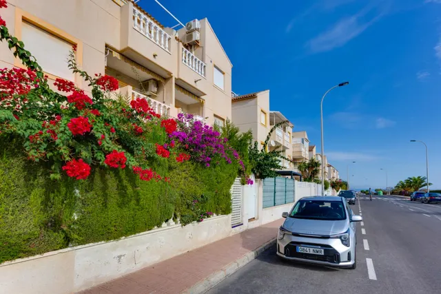 Luminoso apartamento, con gran solárium privado y vistas, en "La Mata", Torrevieja — 46