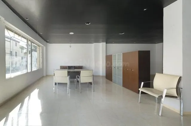 local comercial en avenida principal - foto 3
