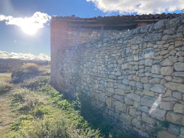 Solar en Valjunquera — 5