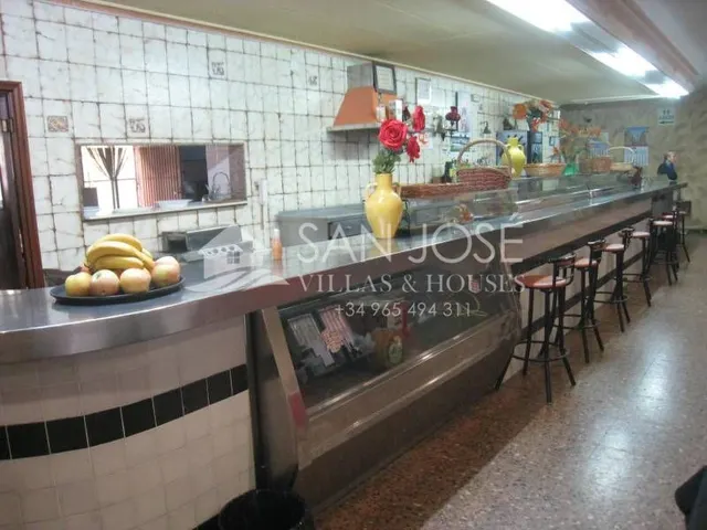 VENTA DE MOTEL EN ASPE DE 32 HABITACIONES, PRECIO NEGOCIABLE — 7