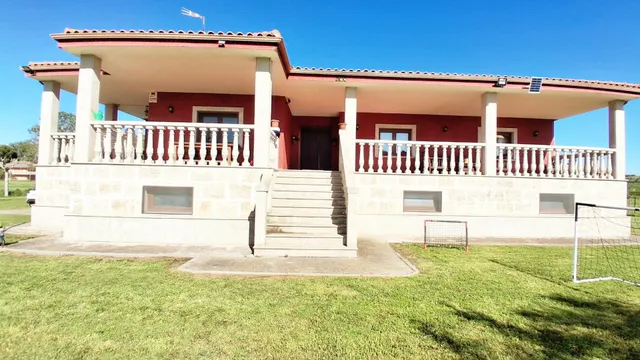 Urbis te ofrece un chalet en venta en Ciudad Rodrigo, Salamanca. — 22