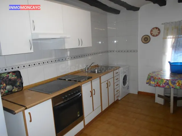 Vendo casa en Novallas, reformada - foto 4
