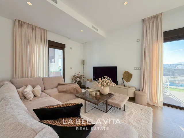 Villa moderna con sótano y piscina privada en venta en Finestrat - Benidorm — 27