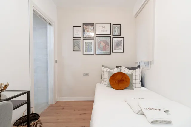 ¡¡¡¡¡ ATENCIÓN INVERSORES!!!!  PISO DE 4 habitaciones CON LICENCIA TURÍSTICA CON ALTA RENTABILIDAD — 36