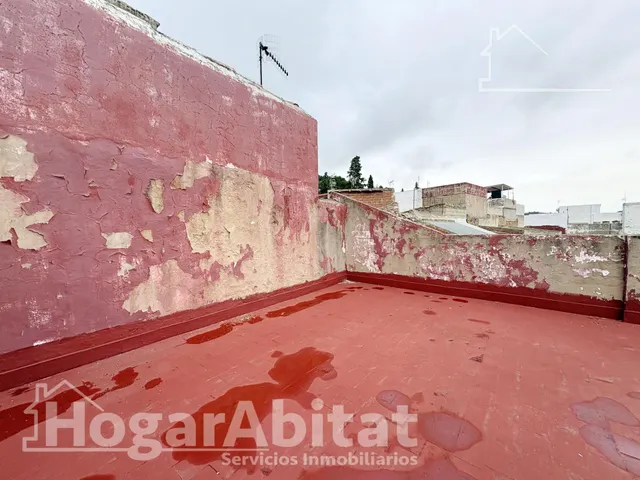 AMPLIA CASA PARA REFORMAR CON GARAJE Y TERRAZA EN EL CENTRO — 44