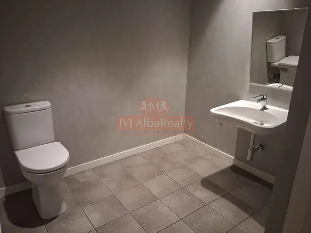 EN VENTA O ALQUILER ESPECTACULAR LOCAL EN ZONA INDUSTRIA — 16