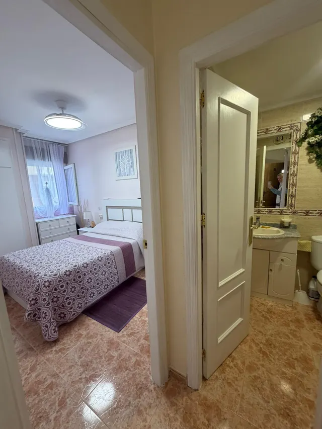 Apartamento con piscina compartida, Alicante, Torrevieja, Playa del Cura. 1 habitación | 54 m2 | A 900 metros del mar — 19
