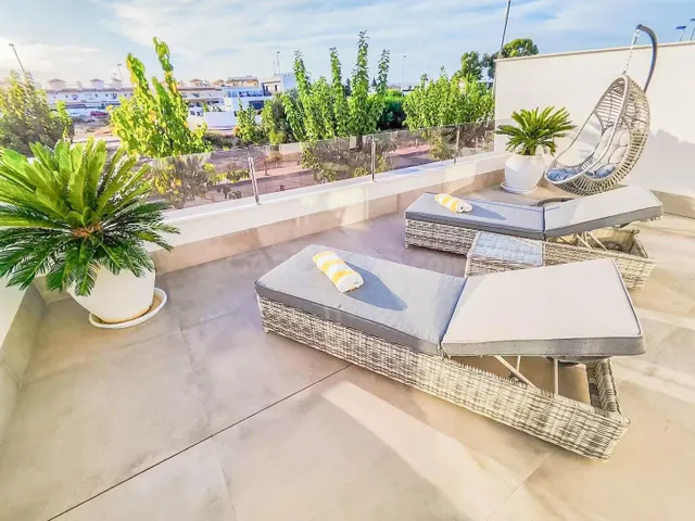 Villa de 3 dormitorios y 3 baños en santiago de la rivera (san pedro del pinatar) — 32