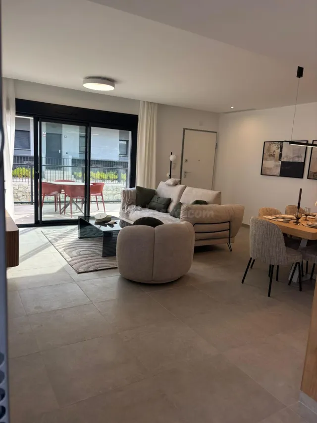 Vivienda AMUEBLADA ,,con gran terraza de 40 metros — 24