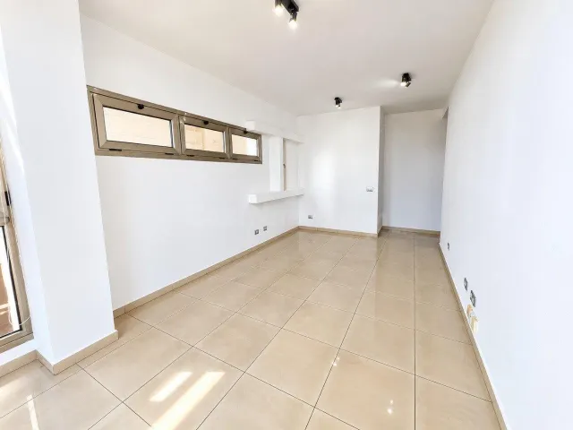 Vistas al mar, balcón y suite principal en León y Castillo — 5