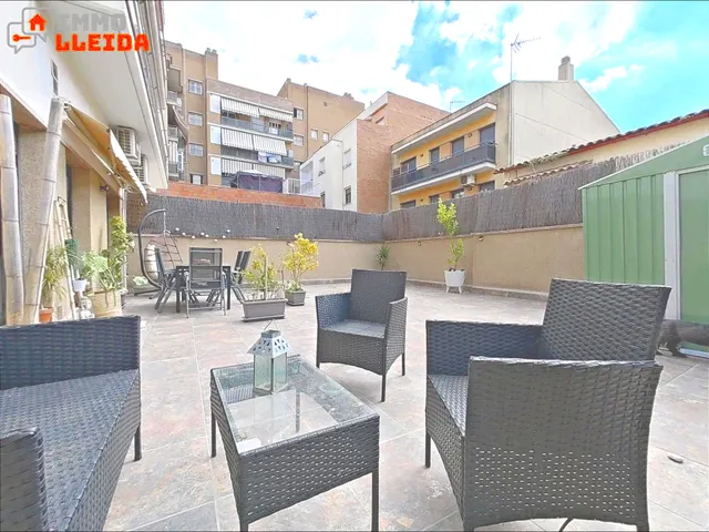 Piso con terraza y garaje en Cerdanyola del Vallès — 28