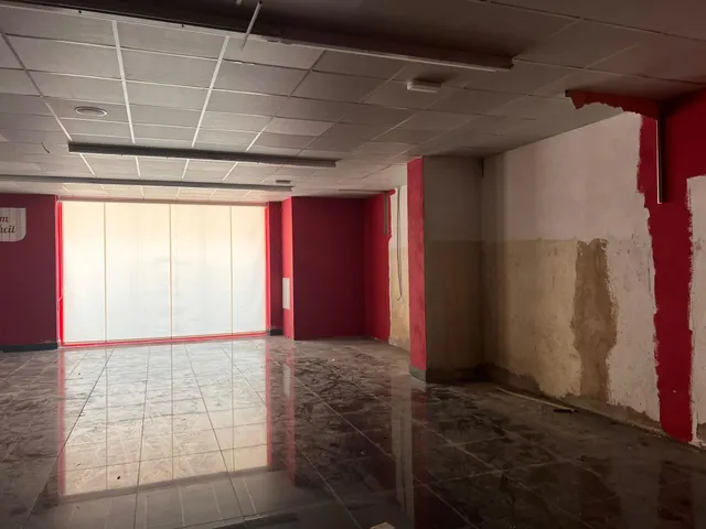 Local comercial en zona central de Bonavista. — 2