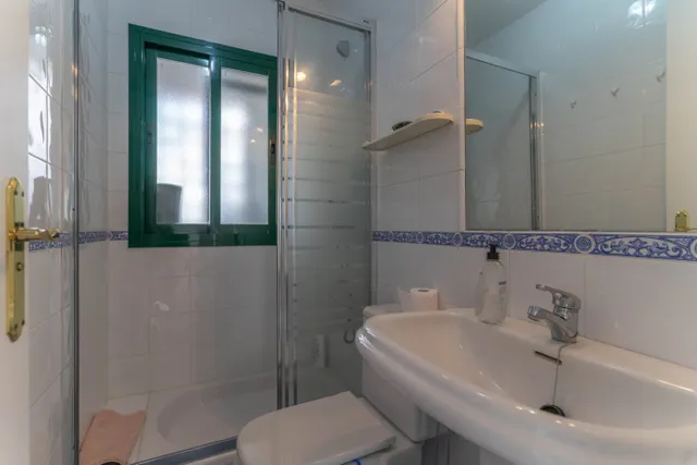 APARTAMENTO EN ALHAURIN GOLF CON TERRAZA CON BUENAS VISTAS, PARKING Y PISCINA Y JARDÍN COMUNITARIO — 25