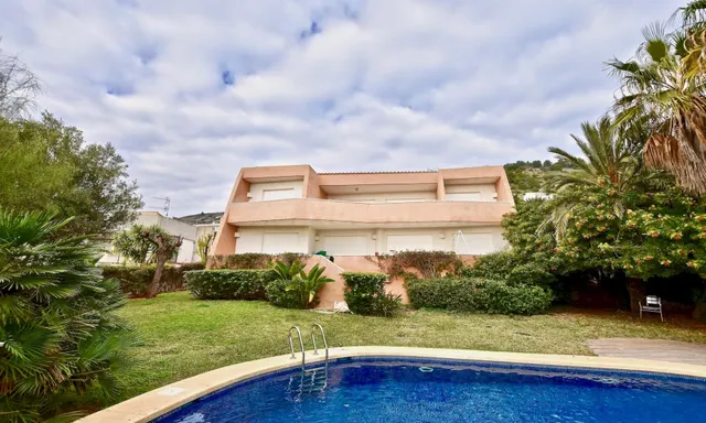 Villa 6 habitaciones 305m² en venta - Pueblo