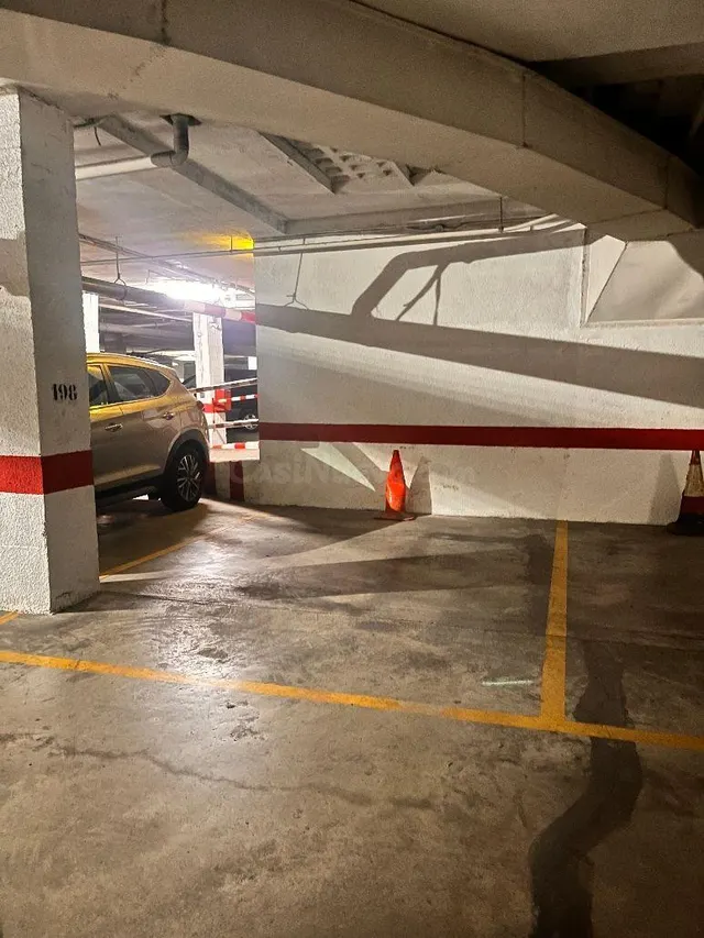 AMPLIA PLAZA DE GARAJE JUNTO AV ALMOGÁVARES!!! - foto 5