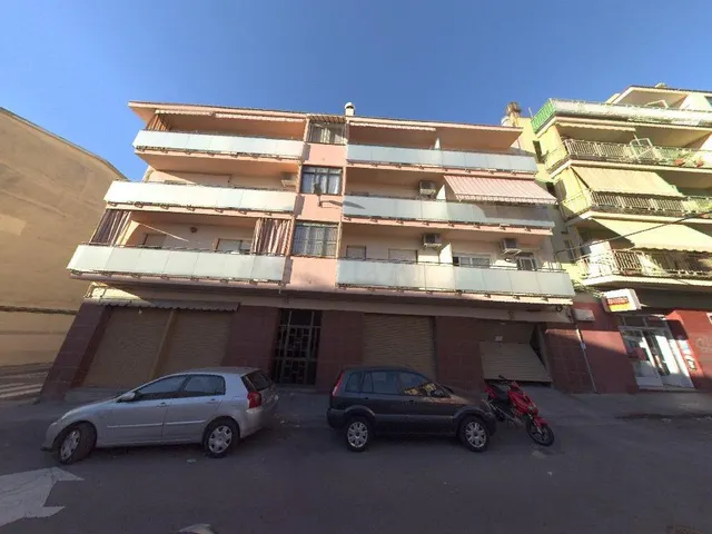 Se vende Piso OKUPADO en Persio 13-15 Sabadell, (Barcelona). - foto 4