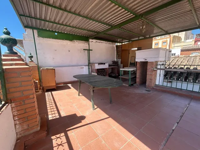Amplia Casa para Reformar en el Corazón de la Ciudad — 46
