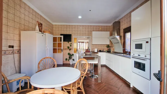 ALQUILER CHALET CON PARCELA EN HIGUERA DE VARGAS — 28