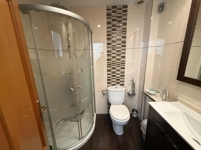 Casa de 5 habitaciones con garaje para 2 coches, terraza y aire acondicionado – lista para entrar a vivir — 19