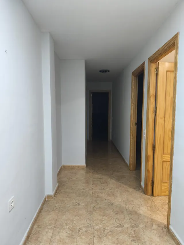 Amplia Planta Baja en el Corazón de Ocaña por €165,000 — 24
