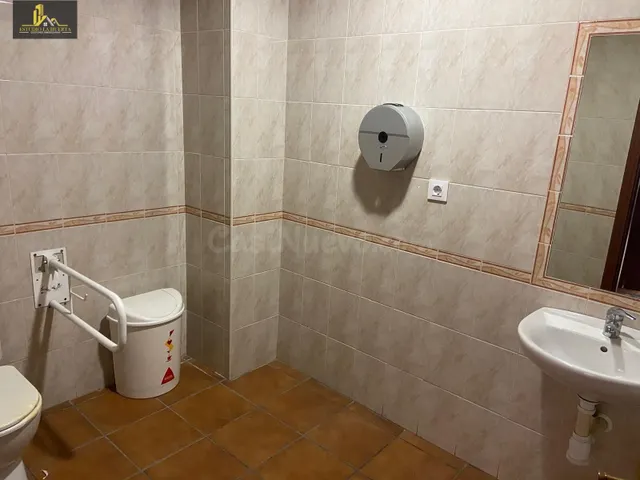 NAVE EN ZONA ALTA DEMANDA CON LICENCIA DE COCINA 98m2 - foto 5