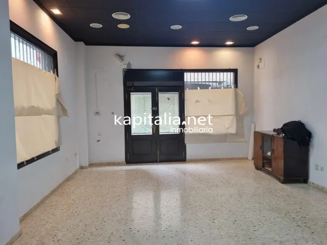 Local comercial chaflan en alquiler en Ontinyent — 2