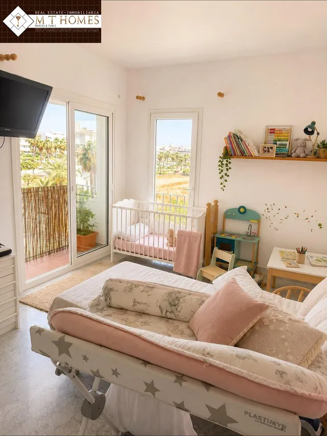 Elegante apartamento con vistas al parque y la piscina – 500 metros de playamar, tren y todos los servicios – urbanización privada con zonas ajardinadas — 7