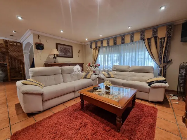 SE VENDE VILLA DE LUJO EN HONDON DE LOS FRAILES — 8