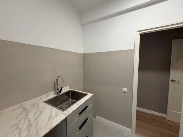 Piso reformado de 3 habitaciones con patio en Gràcia — 46