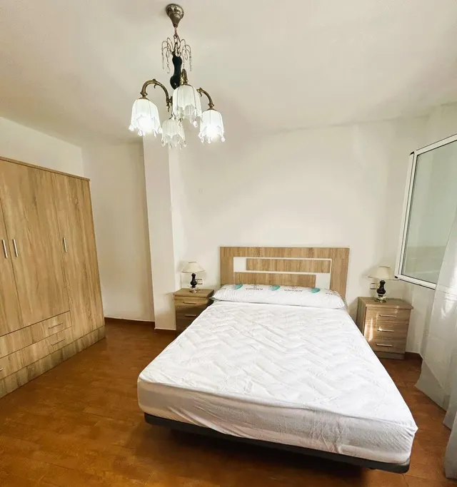 SE VENDE AMPLIO PISO EN CALLE ZARAGOZA — 27