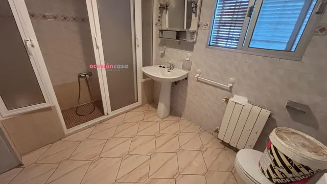CASA CON PATIO Y COCHERA A LA VENTA — 16