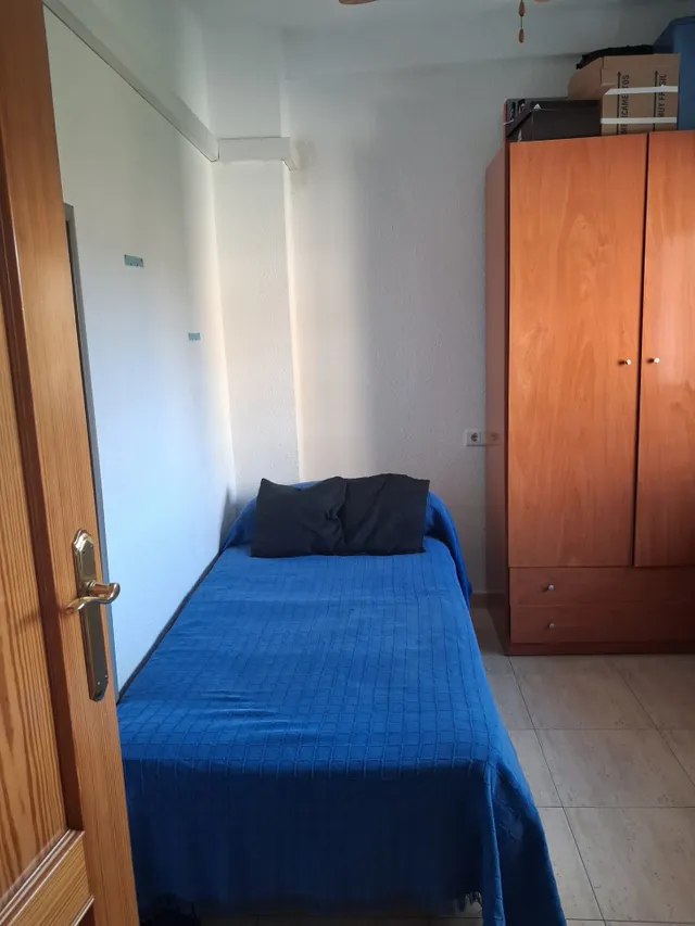 Venta piso reformado junto hospital - tercero sin ascensor — 5