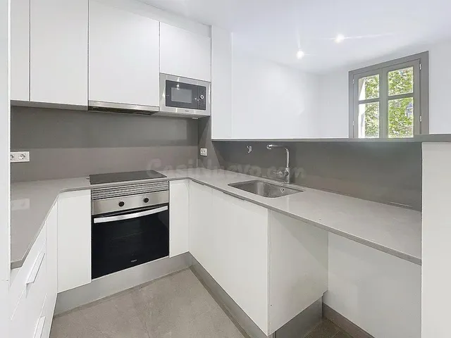 Luminoso piso en venta en Paral·lel — 5