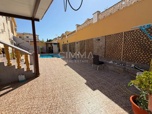 Exclusivo pareado en Pinar de Garaíta de cinco habitaciones — 12