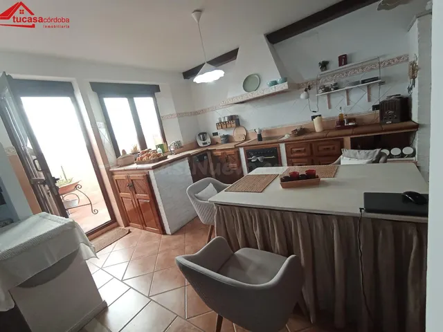 Impresionante Casa en Alcolea – Amplia, Luminosa y Lista par - foto 3