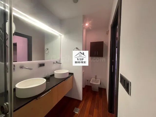 VENDE INCREÍBLE PISO CON GRANDES CALIDADES Y LUMINOSO EN LA  - foto 3