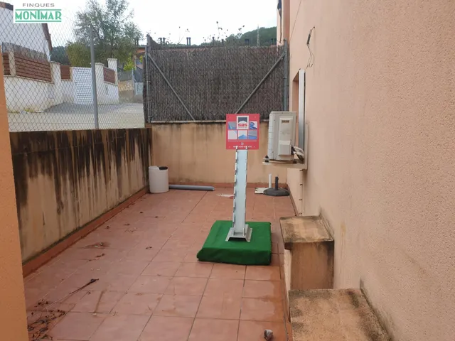 LOCAL COMERCIAL EN PLAZA CATALUNYA DE OLIVELLA — 10