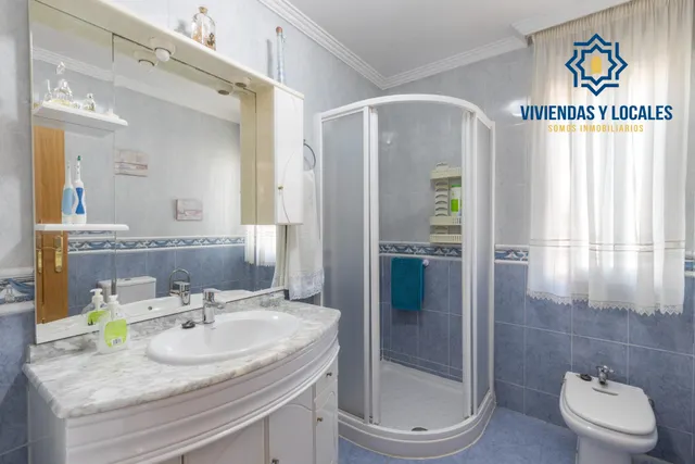Casa independiente a 5 minutos de Granada en buen estado para entrar a vivir — 38