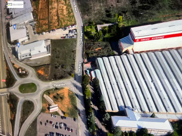 PARCELA INDUSTRIAL EN EL POLIGONO DE TROBAJO DEL CAMINO 827 
