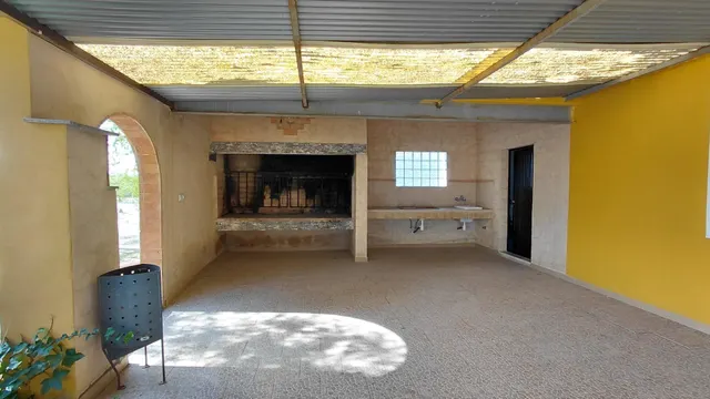 Casa de campo con parcela vallada, pinada, zona de olivos y amplia área de barbacoa — 6