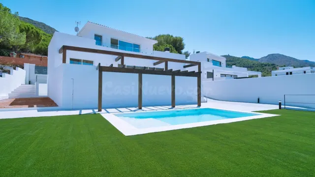 Casa o chalet independiente en venta en Pinos de Alhaurin - foto 2