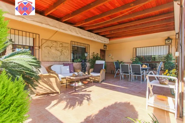 0110 Chalet en Zona Residencial, El Romeral. — 45