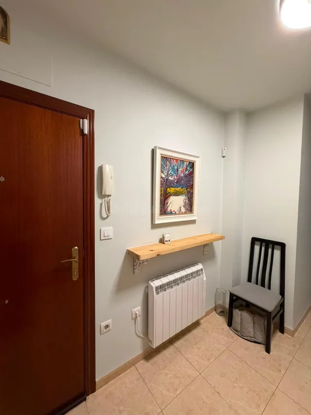 Piso reformado de 3 habitaciones con garaje grande en Mequin - foto 4