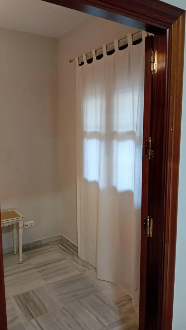 Centro San Vicente, calle Torneo, junto al Río. Excelente apartamento amueblado se alquila. Ascensor. — 20