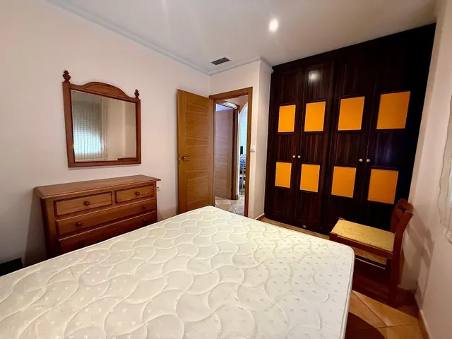 Apartamento de 2 dormitorios con plaza de aparcamiento y trastero. — 8