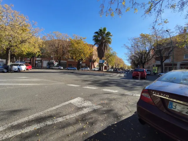 SE VENDEN DOS LOCALES JUNTOS A ESCASOS METROS DE LA AVENIDA DE CÁDIZ. — 3
