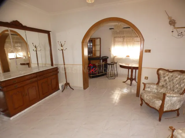 CÉNTRICA CASA EN PLANTA BAJA CON AMPLIA BUHARDILLA - foto 4