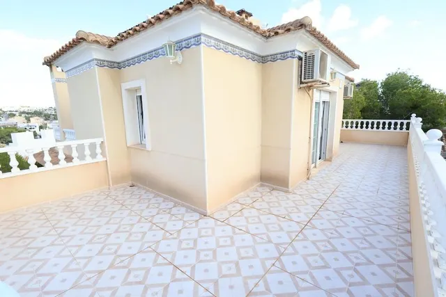 Chalet independiente en Las Filipinas con impresionante parcela de 1.514 m2 — 24